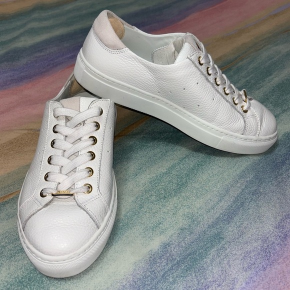 Calla Women’s Star Leather Sneakers in White size 38 shoes - Picture 5 of 10